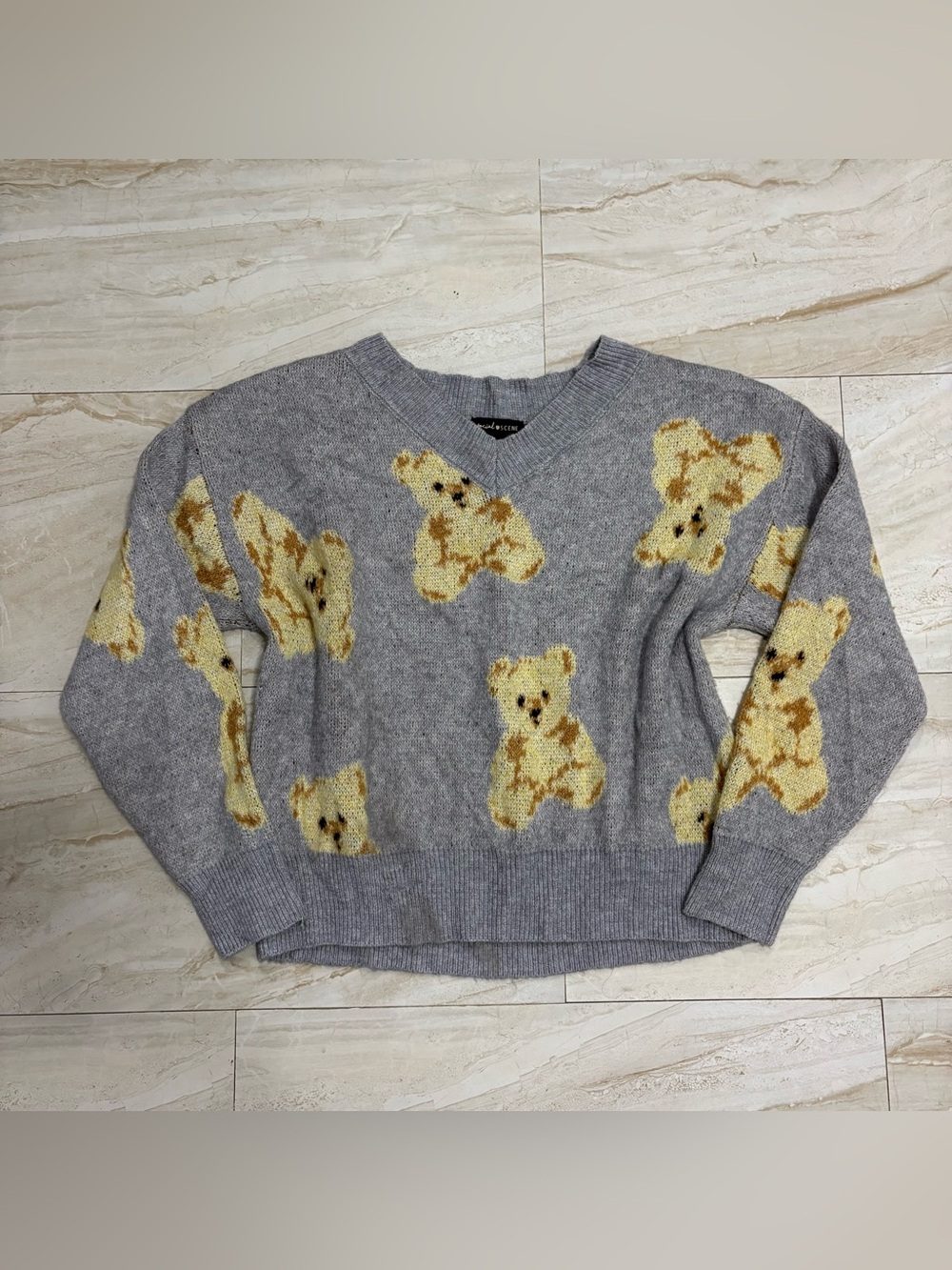 Social Scene Women's Size Large Gray Teddy Bear Print V-Neck Knit Sweater